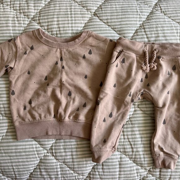 Rylee + Cru Sweatsuit 3-6 months - Picture 1 of 2